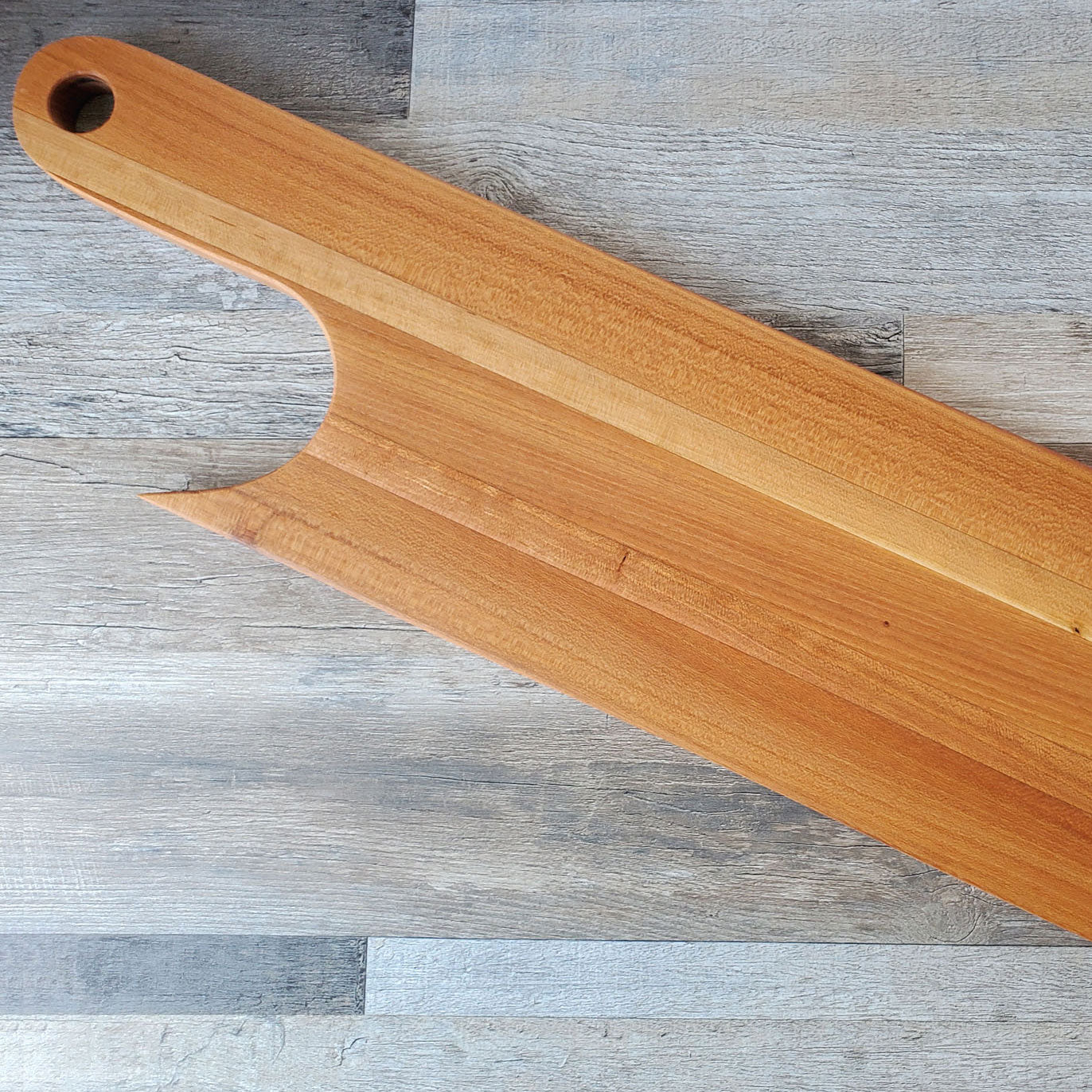 Victoria Side Grain Long Cutting Board